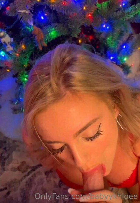 babyykhloee 女優 写真