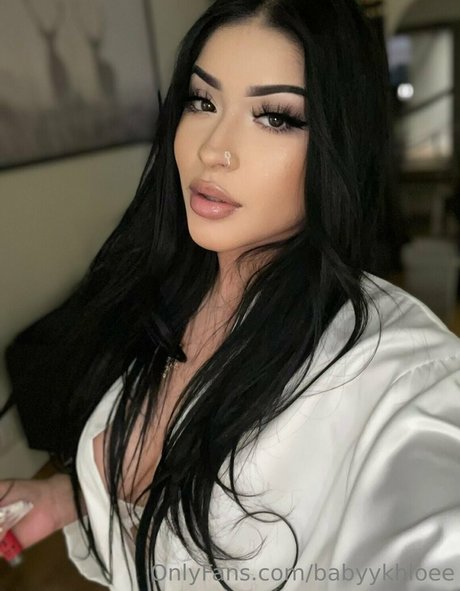 babyykhloee ポルノ女優 写真