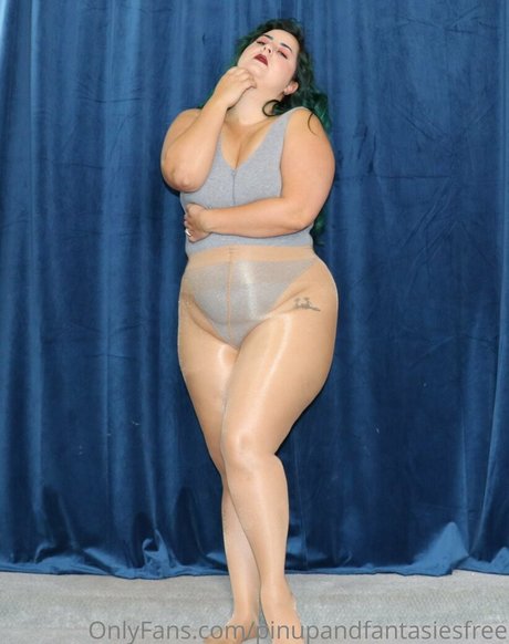 pinupandfantasiesfree 完璧な女優 写真