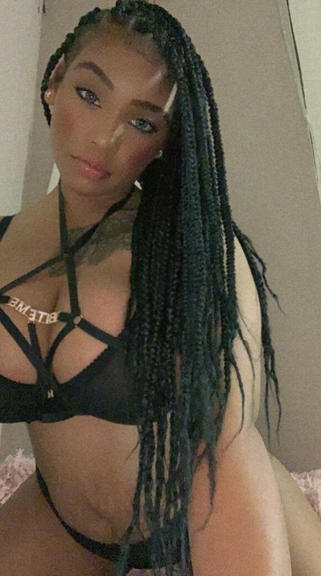 raynellemariah 素敵なポルノスター 写真