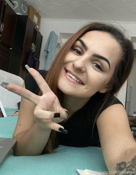 いちごミルクオンリーファンズ ホット裸 写真