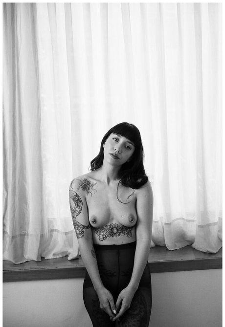 アマチュアブロンドオンリーファンズ ホットヌード 画像