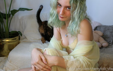 cherrylolli sfw かわいいモデル 画像