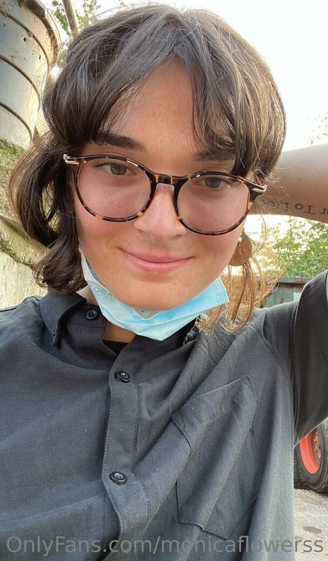 monicaflowerss ホットモデル アーカイブ