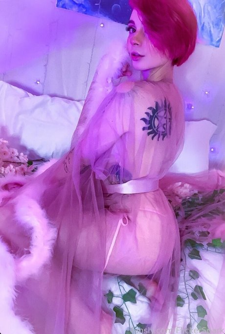 Flickerspark 裸の女優 写真