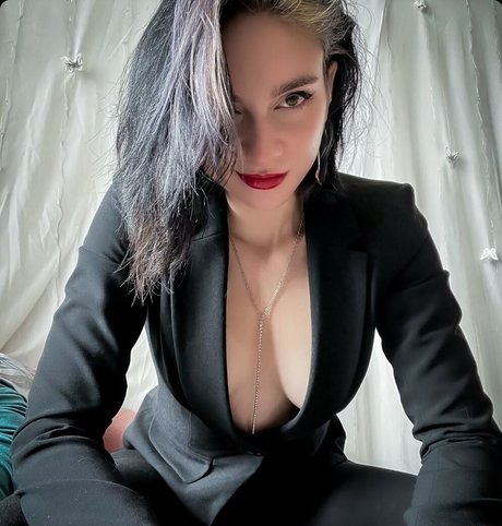 アラブの太ったオンリーファンズ ホットセクシー 写真