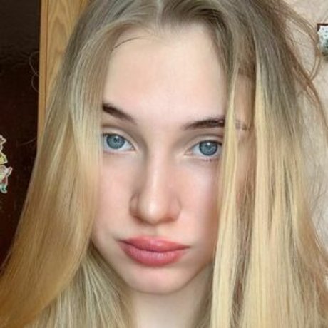 JOI オンリーファンズ 美しい 写真