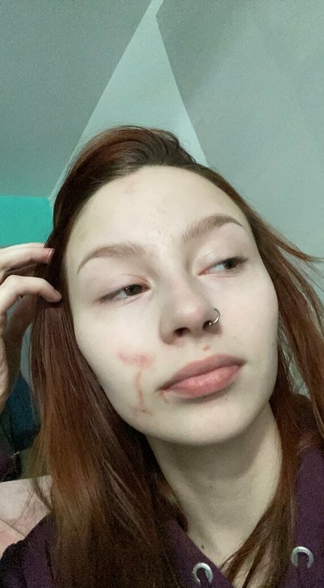 フェイシャルオンリーファンズ 裸 写真