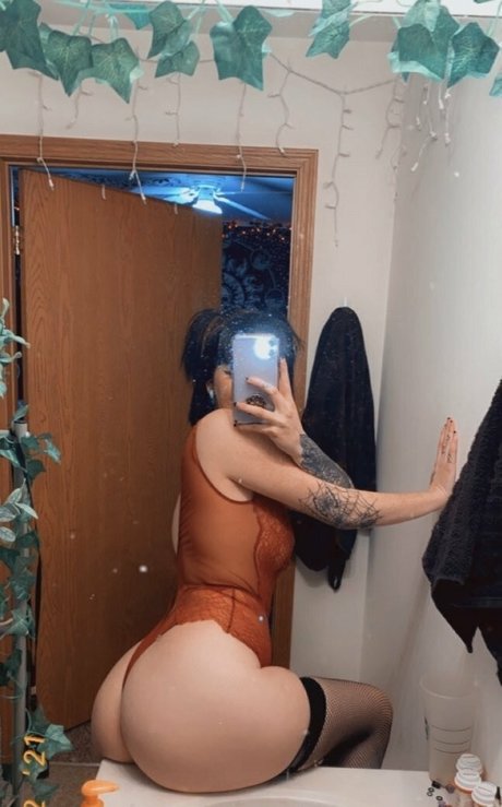 黒人女性のオンリーファンズ アート裸 写真