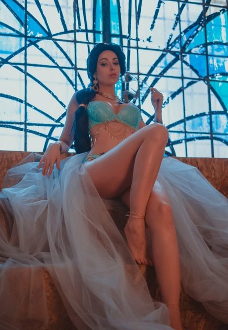 巨大なお尻のオンリーファンズ ヌード 画像