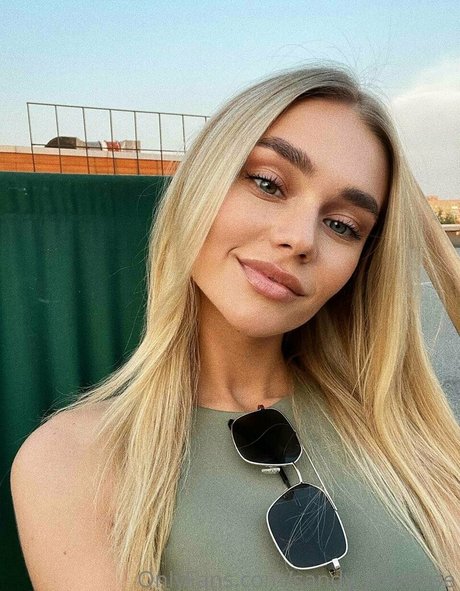 sandy mallrose セクシー女優 写真