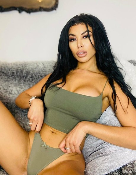 oliviaberzinc アダルトスター 写真