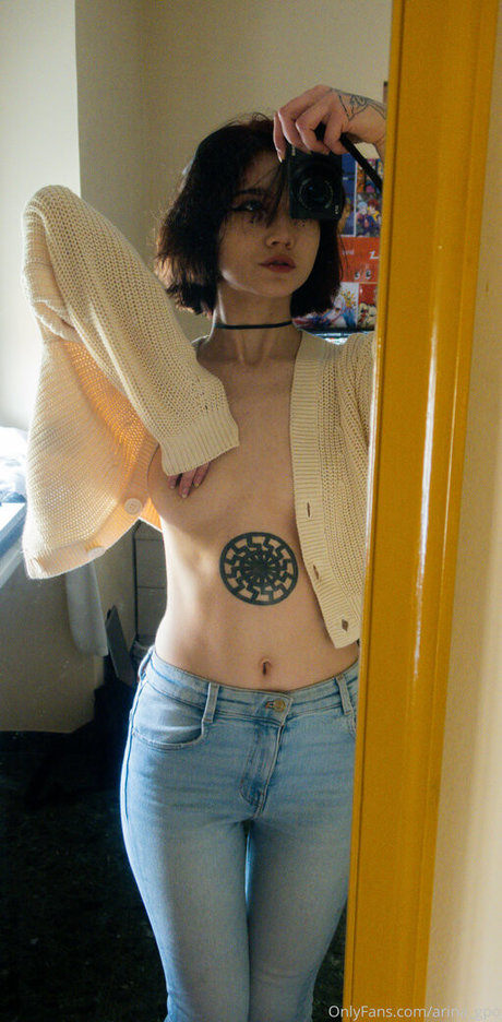 獣医オンリーファンズ エロチック 写真