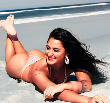 Talia Pissiali 写真集