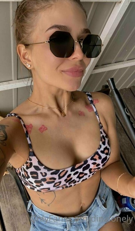 dinalonely 独占女優 ギャラリー