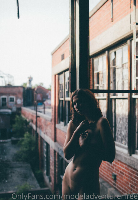 modeladventurerfree ホット女優 写真