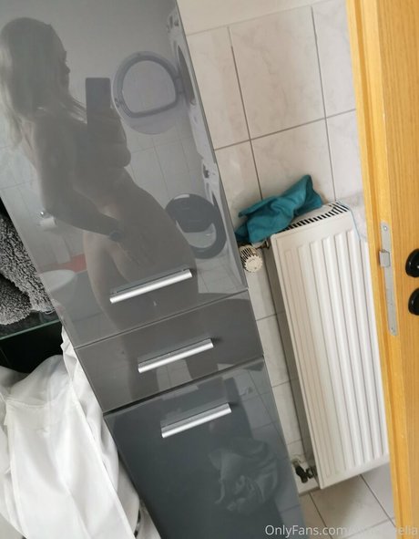 aimufreelia トップモデル 写真