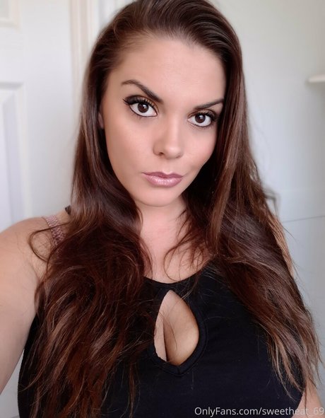 ビキニプリンセスオンリーファンズ アート裸 画像