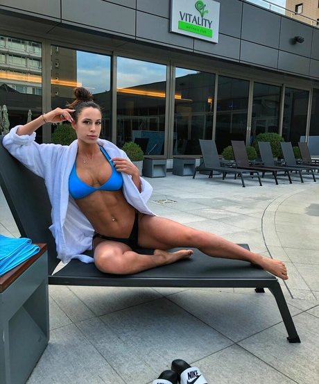 ベビーシッターオンリーファンズ セックス ギャラリー