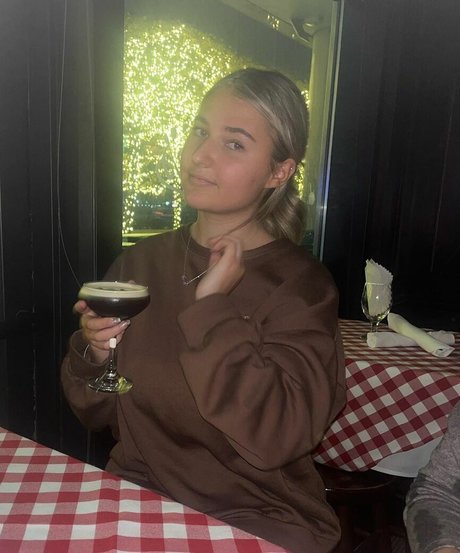 Emizzillo ホットなモデル 写真