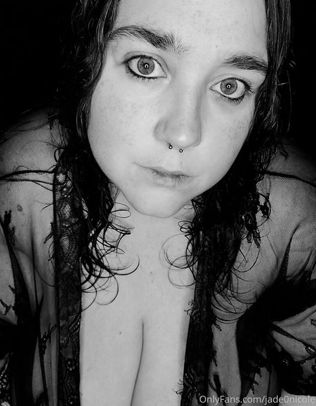 jade0nicole 美しいポルノスター ギャラリー