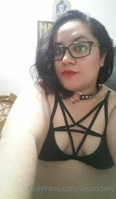 ストリップショー オンリーファンズ エロ 写真