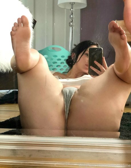 Isabellaxrated ホットモデル 写真