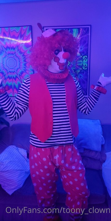 toony clown 完璧なモデル 写真