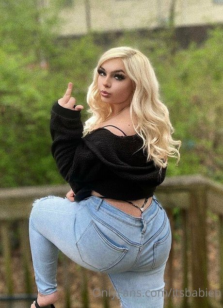 itsbabieh ホットなモデル 写真