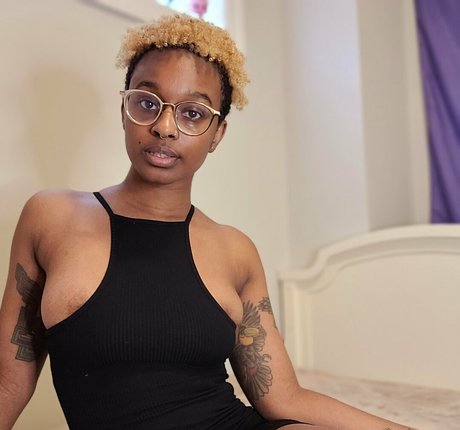 足 マンコ オンリーファンズ 美しい 画像