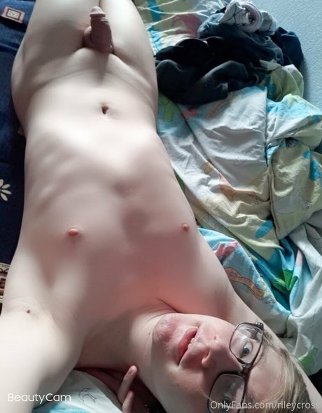 コスプレ ヘンタイ オンリーファンズ エロチック 画像