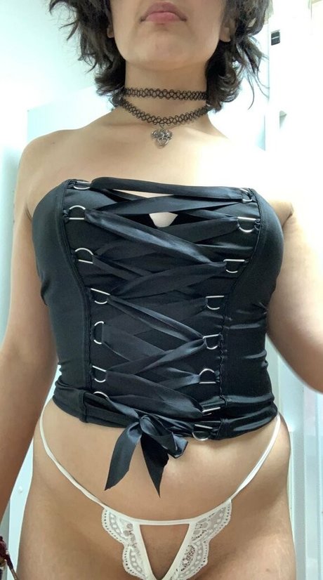 lovelylatinaxoxo ホット女優 写真