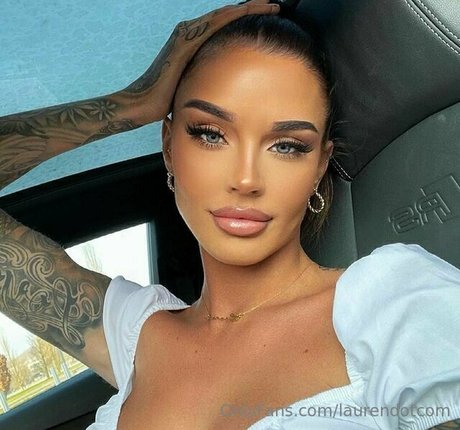 laurendotcom ポルノモデル 写真