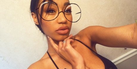 Nia Simone xxxスター 写真