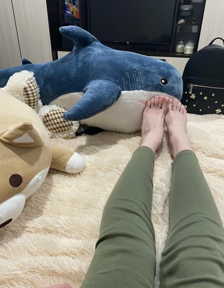 小柄な足オンリーファンズ エロチック 写真