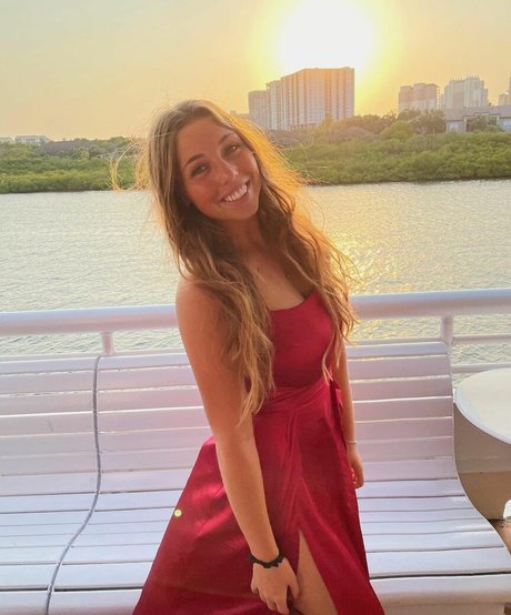 乳首 オンリーファンズ 可愛い 画像