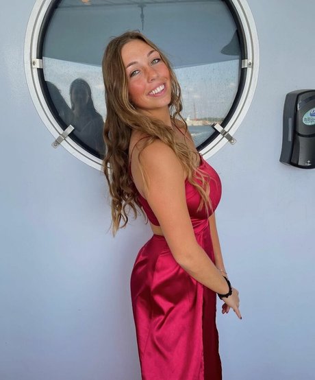 Makenna Adams ポルノスター 可愛い 写真