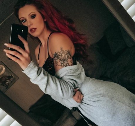 Madison Agnew セクシーなスター 写真