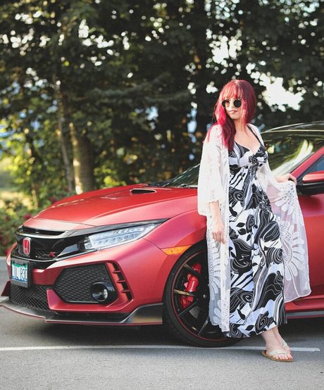 Madison Agnew アートモデル 写真