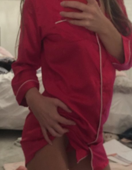 ティーンフィンガリングオンリーファンズ アートxxx 写真