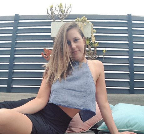 ぽっちゃりブロンドのオンリーファンズ セクシーxxx 画像