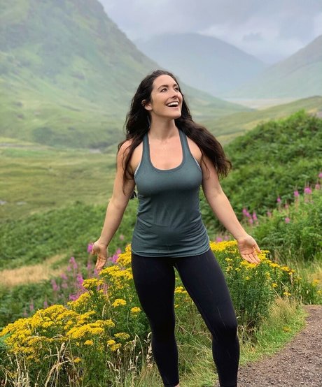 タトゥーを入れたニューハーフのオンリーファンズ エロチック ギャラリー