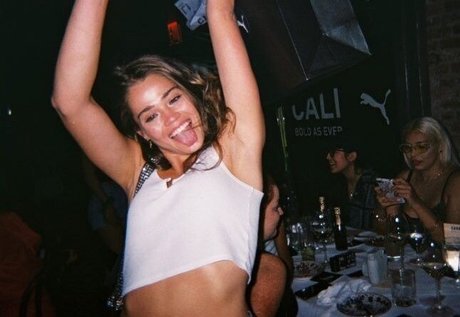 心理学者オンリーファンズ エロ ギャラリー