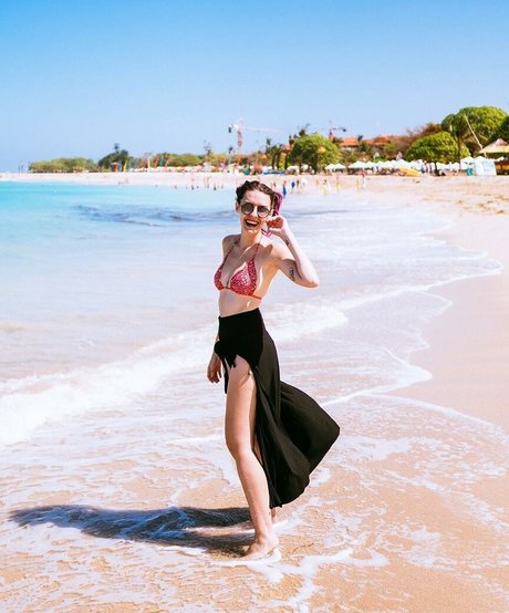 Karen Bachini 完璧なスター アーカイブ