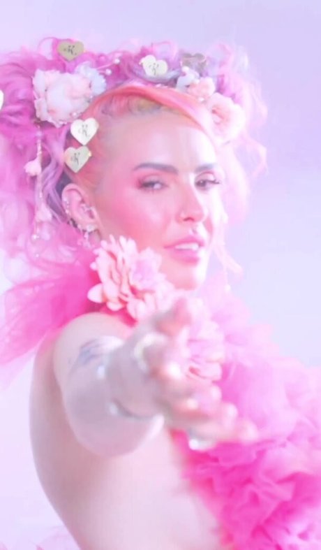 Karen Bachini 完璧なスター 写真