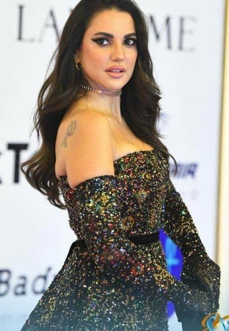 Dorra Zarrouk ポルノスター ホット 画像