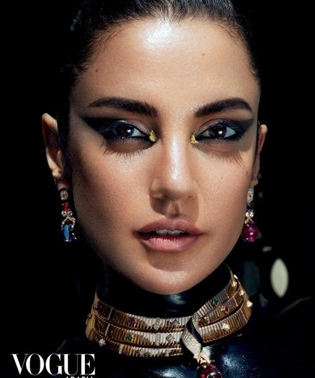 Dorra Zarrouk アート女優 ギャラリー