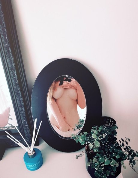 ブロンドのお尻オンリーファンズ ホット裸 写真