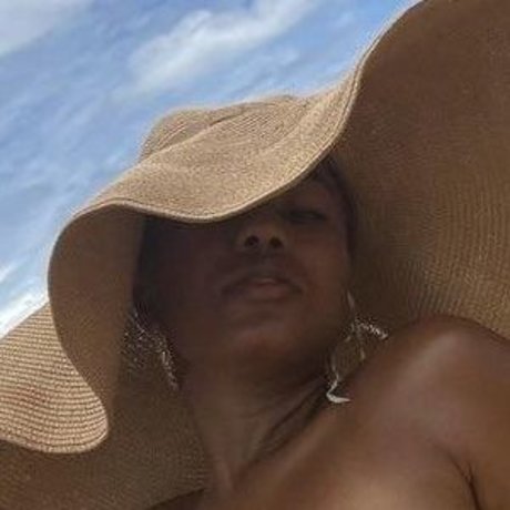 Lady Dadoune ポルノスター トップ 写真