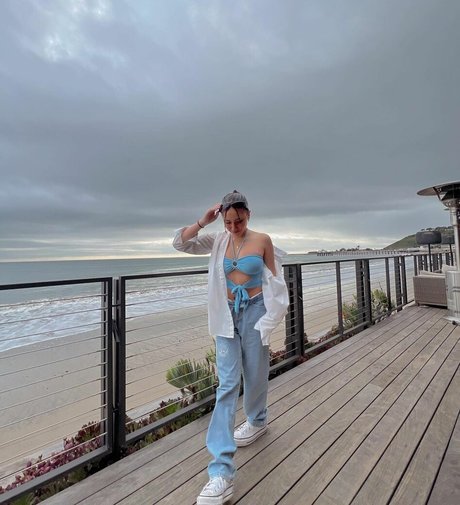 カムフィートオンリーファンズ えろた 写真